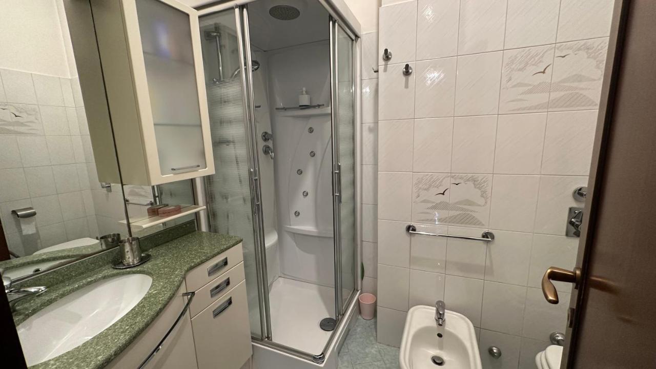 Dehomes - Two Bedrooms, Terrace, Wi-Fi, Tram To Centre & Rho Fiera Милано Екстериор снимка