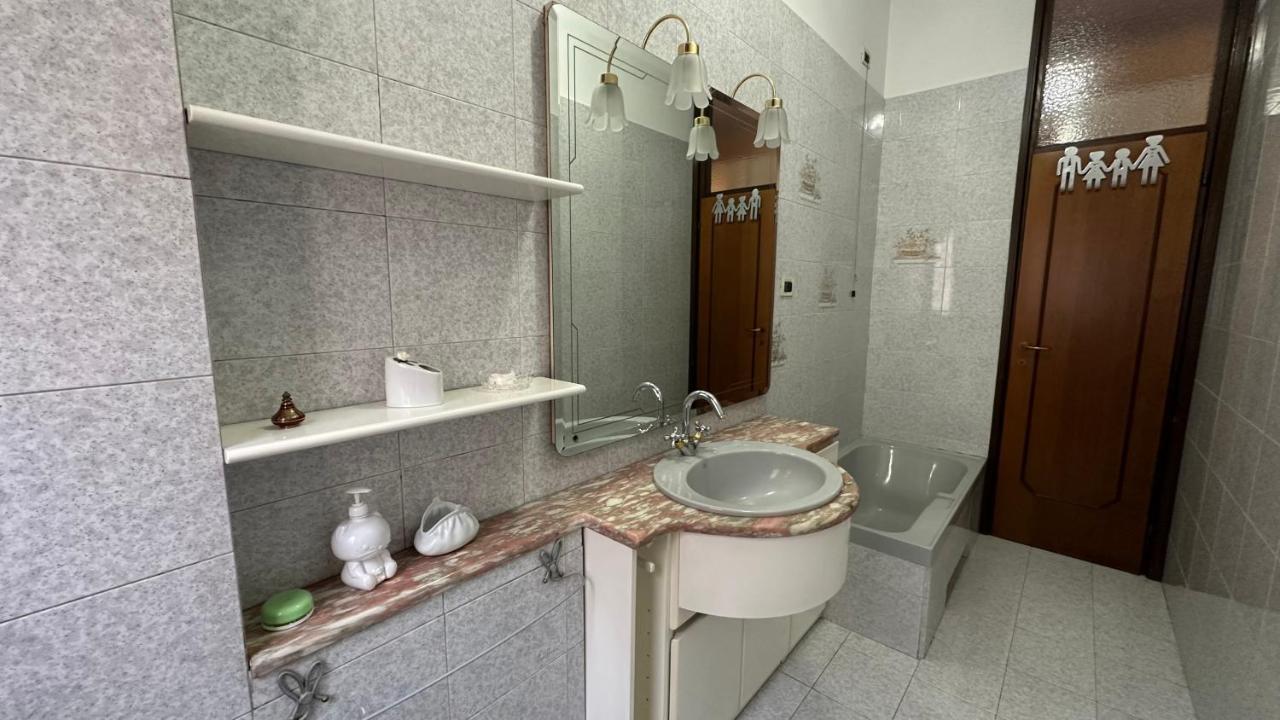 Dehomes - Two Bedrooms, Terrace, Wi-Fi, Tram To Centre & Rho Fiera Милано Екстериор снимка